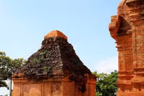 Bí ẩn Tháp cổ Pô Sah Inư ở Bình Thuận