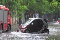 Dân thủ đô lội “bì bõm” trước ngày Quốc khánh