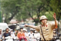 Quay CSGT nhận hối lộ cũng phải… xin phép?