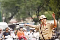 Quay CSGT nhận hối lộ cũng phải… xin phép?