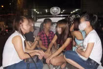 Bi hài xử lý gái “đứng đường“