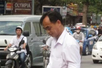 Công an giơ thẻ hù dọa, gạ tình 