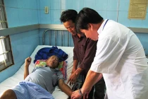 Cô giáo nhốt chồng đến gần chết