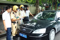 Xe biển xanh vào “tầm ngắm” của CSGT