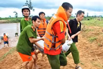 Tình huống hi hữu, thảm thương trong bão số 8