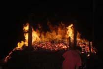 Cháy chợ vùng biên, hàng trăm người hoảng loạn tháo chạy 