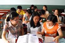 Bắt sinh viên mặc đồng phục: “Hổng giống ai“!