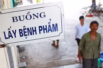 Bệnh viện Hoài Đức tạm đình chỉ chức vụ người tố cáo