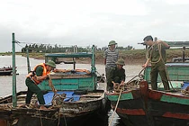 Các địa phương cấp bách phòng chống bão số 6