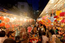 Chùm ảnh: Rực rỡ phố đèn lồng giữa Sài Gòn