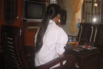 Lão “dê xồm” U80 dùng vàng đền... “đời con gái”?