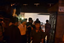 Nổ mìn kinh hoàng, hai vợ chồng mất tay