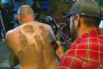 Nghệ thuật “xăm” lưng độc đáo