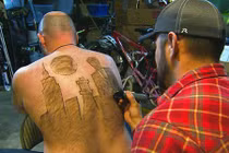Nghệ thuật “xăm” lưng độc đáo