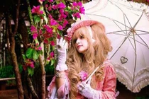 Nữ sinh bỏ cả đống tiền để sống như búp bê