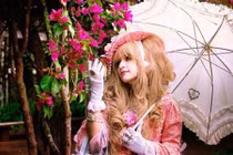 Nữ sinh bỏ cả đống tiền để sống như búp bê