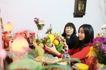 Nên thắp hương trái cây nào trên bàn thờ gia tiên và thần tài?