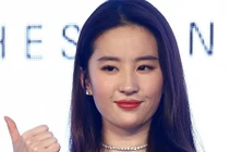 Bất ngờ với nhan sắc thật của Lưu Diệc Phi 