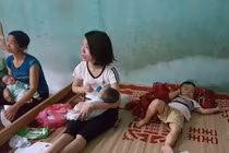 Thực hư mẹ sinh đôi lên mạng cho bớt con vì không nuôi nổi