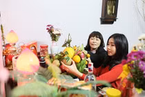 Nên thắp hương trái cây nào trên bàn thờ gia tiên và thần tài?
