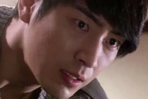 Chết lặng với màn kịch của người vợ cạn tình 