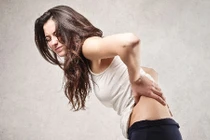 4 nguyên nhân gây đau lưng “tín đồ” thời trang cần biết