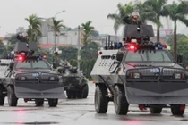 Soi trang bị trên xe bọc thép “dị hình” của CS cơ động VN