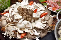 Cẩn trọng sử dụng nấm khi ăn lẩu