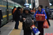 Đại di cư ở TQ: Gần 3 tỉ lượt người về quê ăn Tết