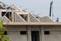 Những công trình xây dựng đi qua dân phải “lạy giời“