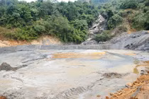 Hỗ trợ 20 hộ dân sau sự cố vỡ đập mỏ thiếc suối Bắc