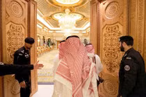 Cuộc sống “cõi tiên” của 15000 thành viên Hoàng gia Ả Rập