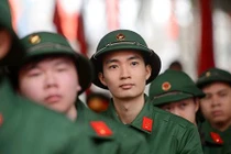 Mắt cận thị có được thi trường quân đội?