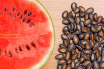 Công dụng bất ngờ khi uống trà hạt dưa hấu