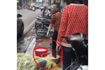 Phát hoảng clip rửa lòng lợn bằng chân tại Hà Nội