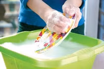 Sai lầm chết người khi rửa bát nhiều người mắc