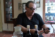 Chuyện lạ ông Tây mê nước mắm như mê vợ