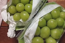 Nho mẫu đơn xanh 1 triệu đồng mỗi kg cháy hàng tại HN