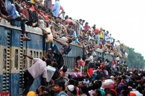 Cười nghiêng ngả với loạt ảnh chế "Hành trình về quê ăn Tết"