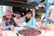 Chuyện người phụ nữ và xe xôi đẩy hơn 20 năm giữa Sài Gòn