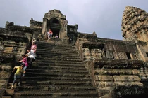 Những “bậc thang lên thiên đường” thách thức du khách