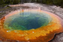 Mất mạng vì trượt chân ngã xuống hồ nước nóng