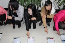 Bi kịch con trai bắt cả mẹ gần 60 tuổi bán dâm 