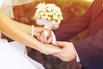 Chuyện tình của cô gái 21 tuổi và phó giám đốc tuổi 55