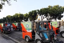 Tận mục siêu xe tiền tỷ dọn rác trên đường Hà Nội