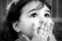 Cho trẻ ăn gì để mắt sáng, dáng cao, thông minh?