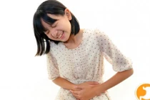 Sai lầm của bố mẹ gây hại dạ dày cho con