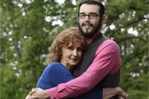 Phi công 17 tuổi lấy bà già 71 chỉ sau 3 tuần hẹn hò