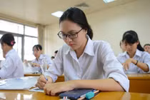 Những máy tính cầm tay được mang vào phòng thi THPT QG 2017