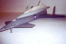 Ghê rợn tên lửa đạn đạo...có người lái